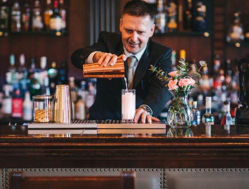 Esplanade 1925 priprema koktela photo by Lili Basic